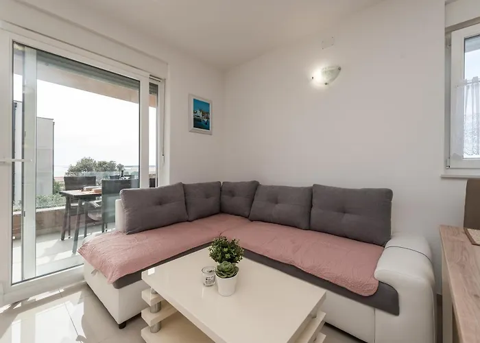 Zoran Brand New Modern Apartment