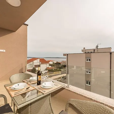 Zoran Brand New Modern Apartman Mandre