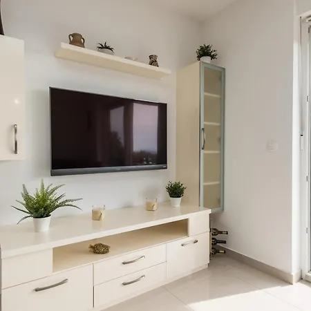Zoran Brand New Modern Apartman Mandre
