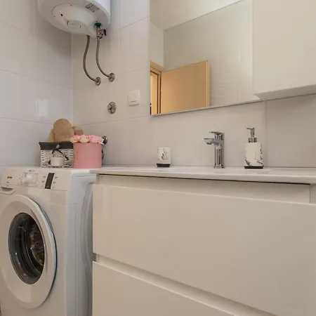 Zoran Brand New Modern Apartman Mandre
