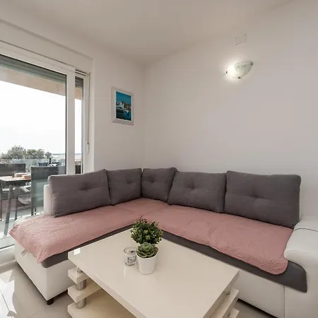 Zoran Brand New Modern Apartment