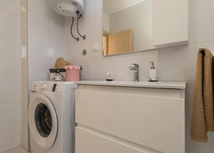 Zoran Brand New Modern Apartman Mandre